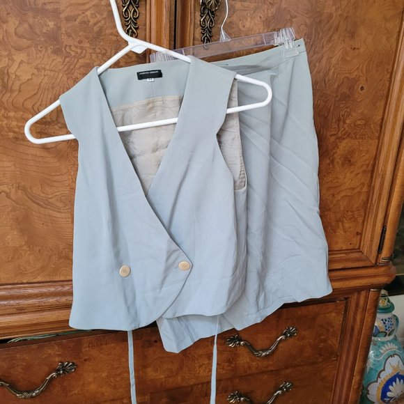 Giorgio Armani suit, light blue, size 40 Italian, ensemble jacket,skirt,vest - Picture 4 of 5